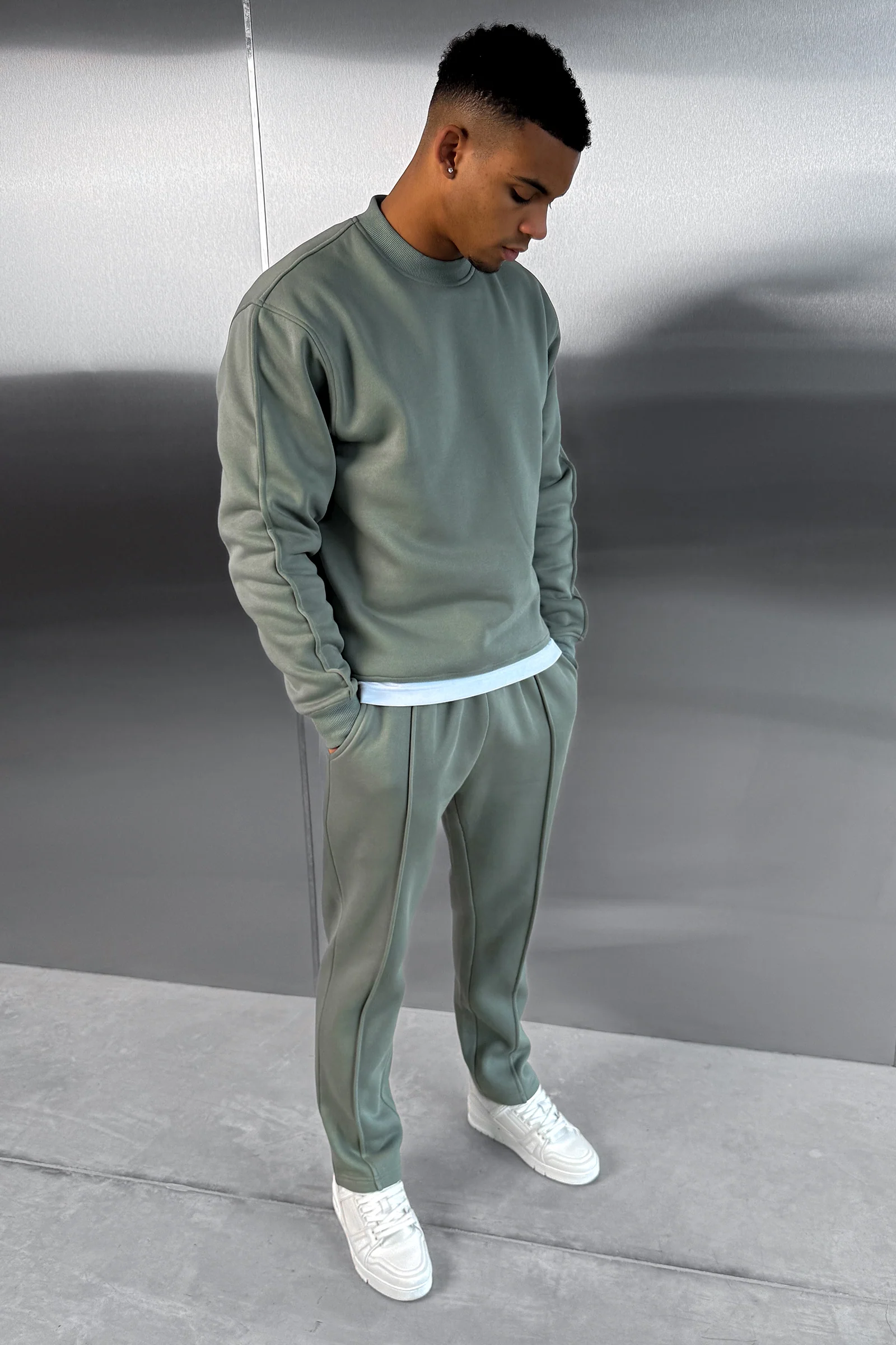 Relaxed Pintuck Joggers - Khaki - Image 5