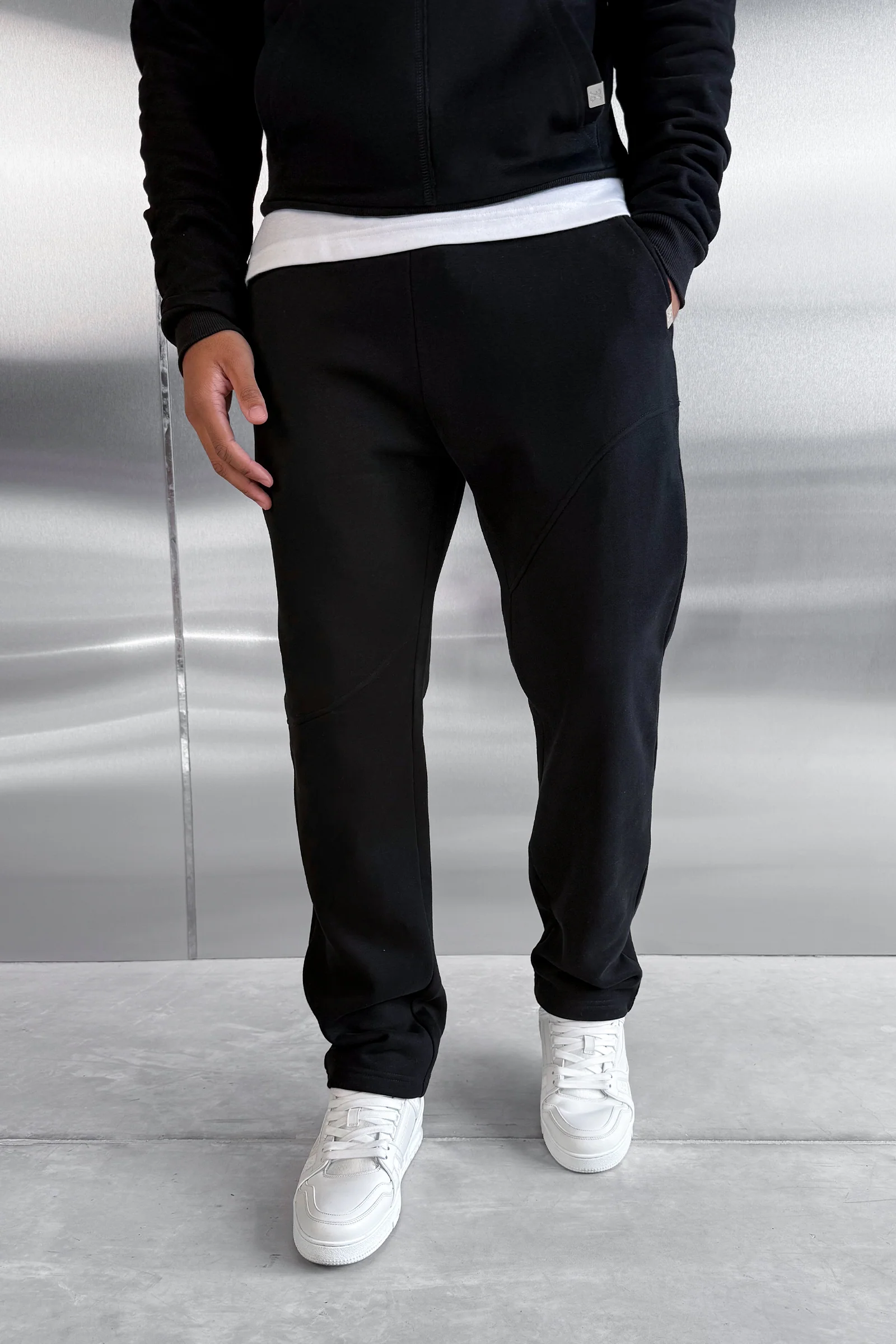 Curve Seam Straight Leg Jogger - Black - Image 5