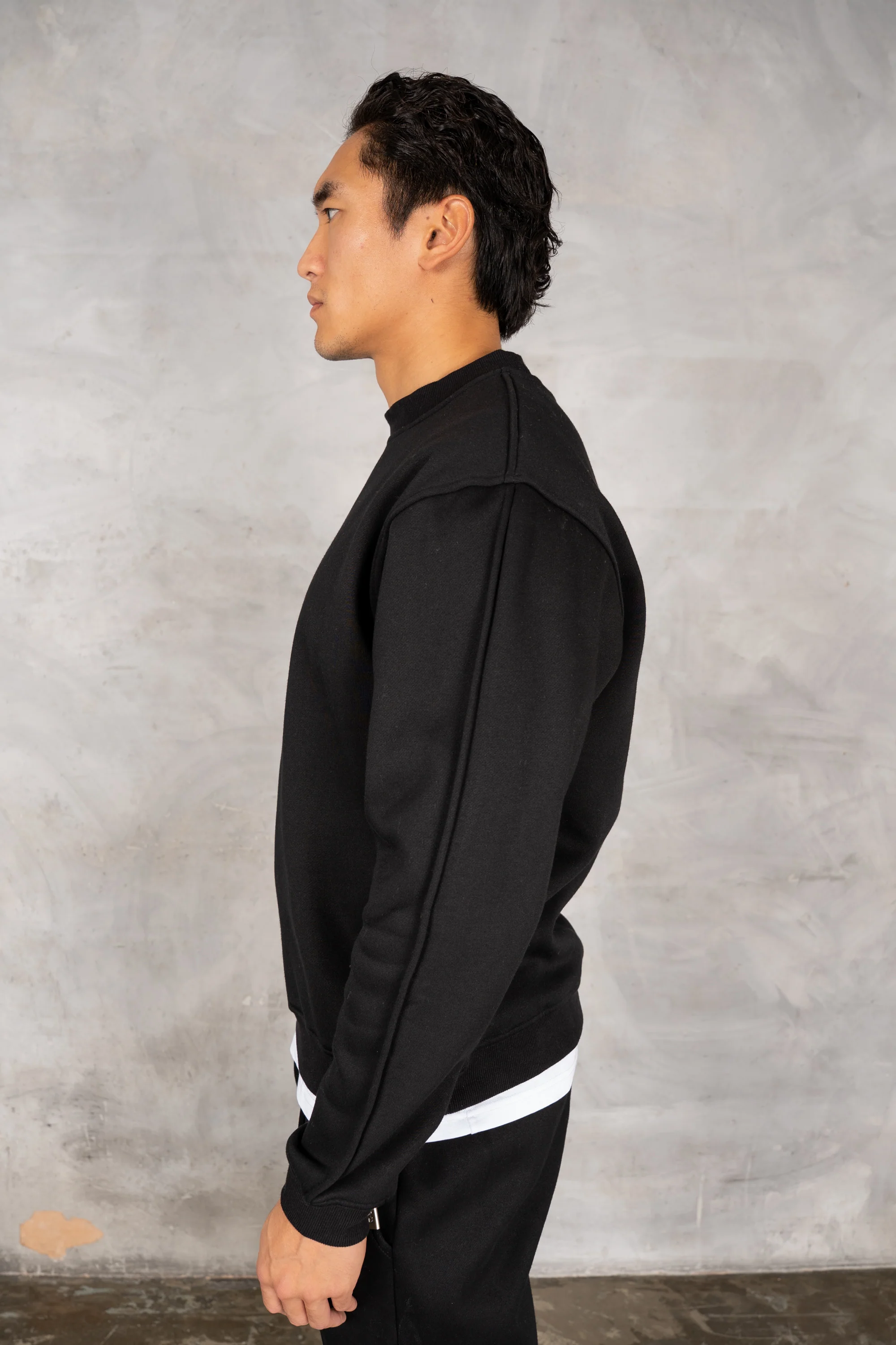 Extended Neck Crew Neck Sweatshirt - Black - Image 5