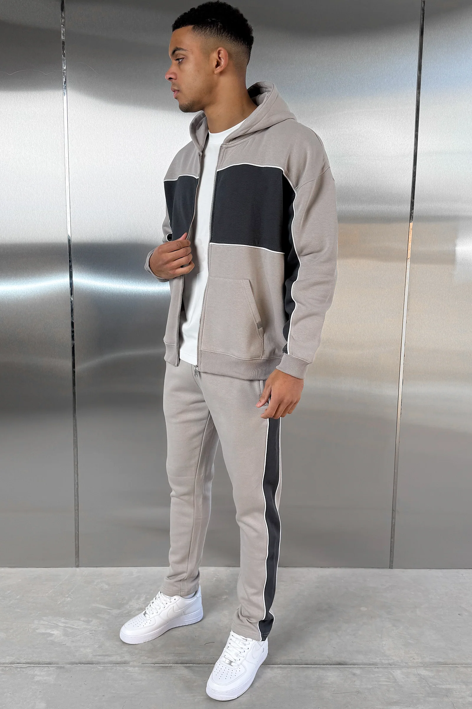 Panelled Straight Leg Jogger - Grey - Image 5