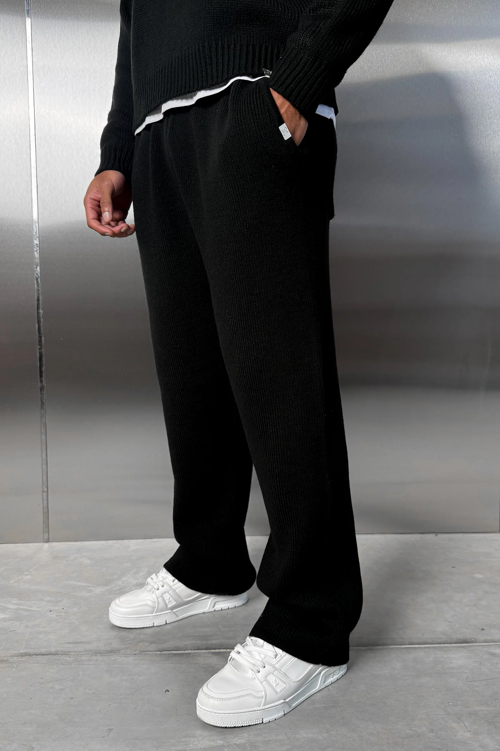 Relaxed Knitted Sweatshirt - Black - Image 4